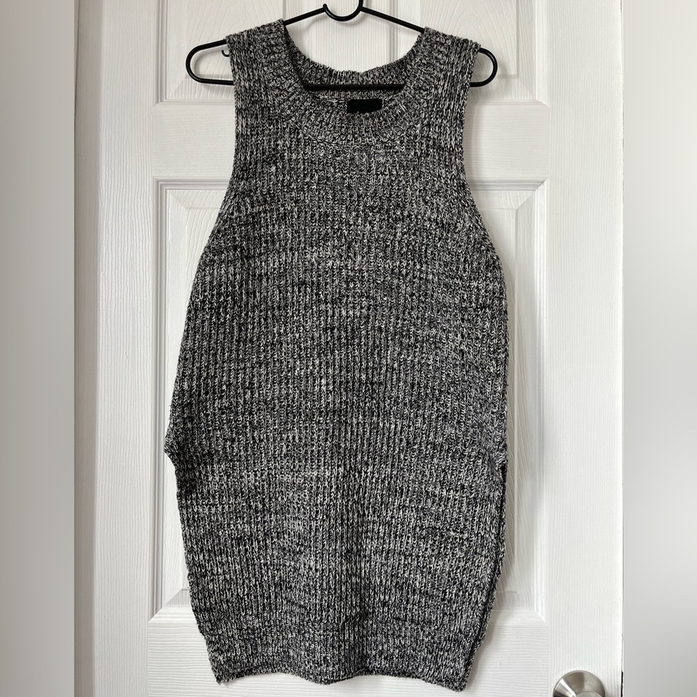 Lumiere Knitted Gray Sweater Vest Size Large